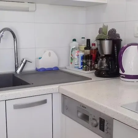 Apartment Blue 4* Apt Close To Center & Free Street Parking
